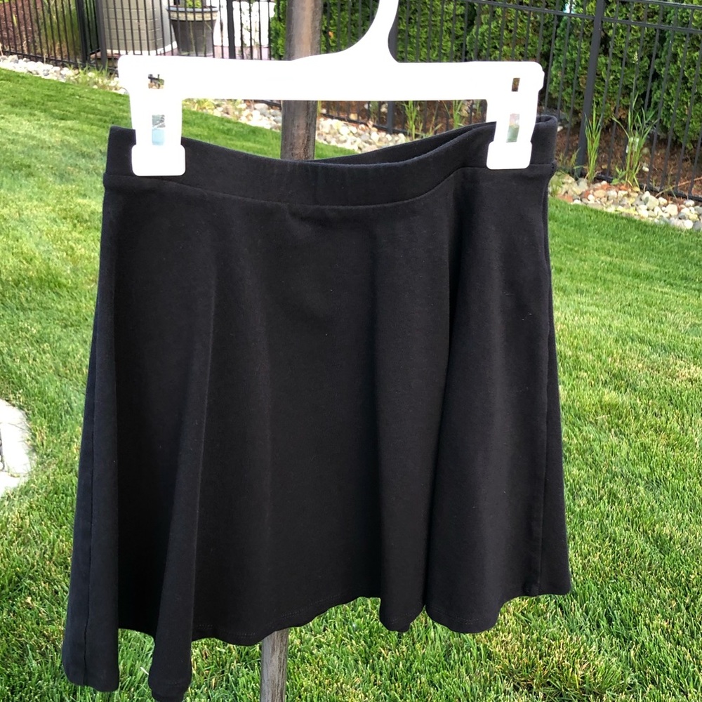 Black skater skirt